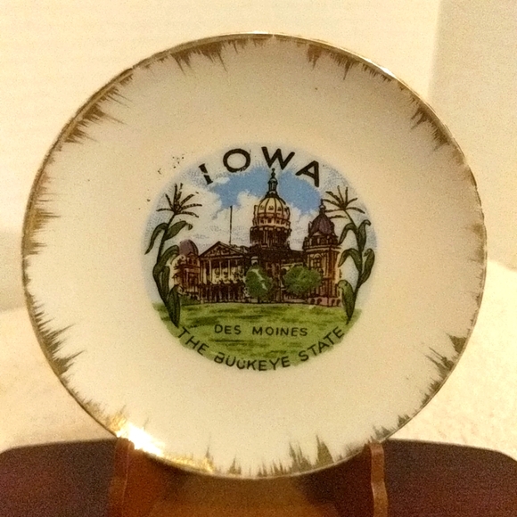 Vintage Misprint Des Moines, Iowa Collectable Souvenir Plate And Cup Set. - Picture 2 of 6